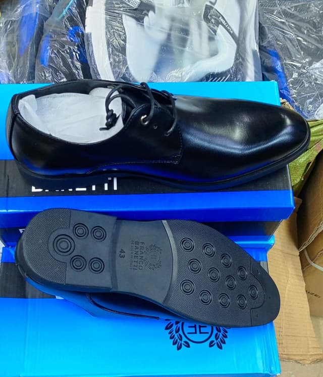 Official leather shoes